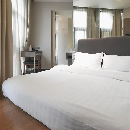 Amrise Hotel Kitchener, Check In 9Pm, Check Out 8Am